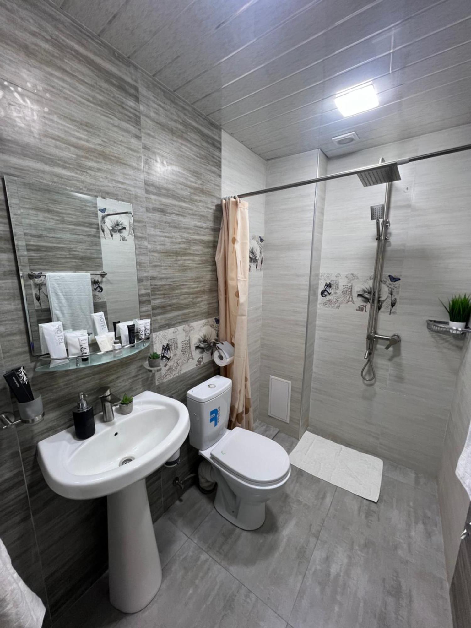Cosy Apartment With Good Location Self Check In エレバン エクステリア 写真