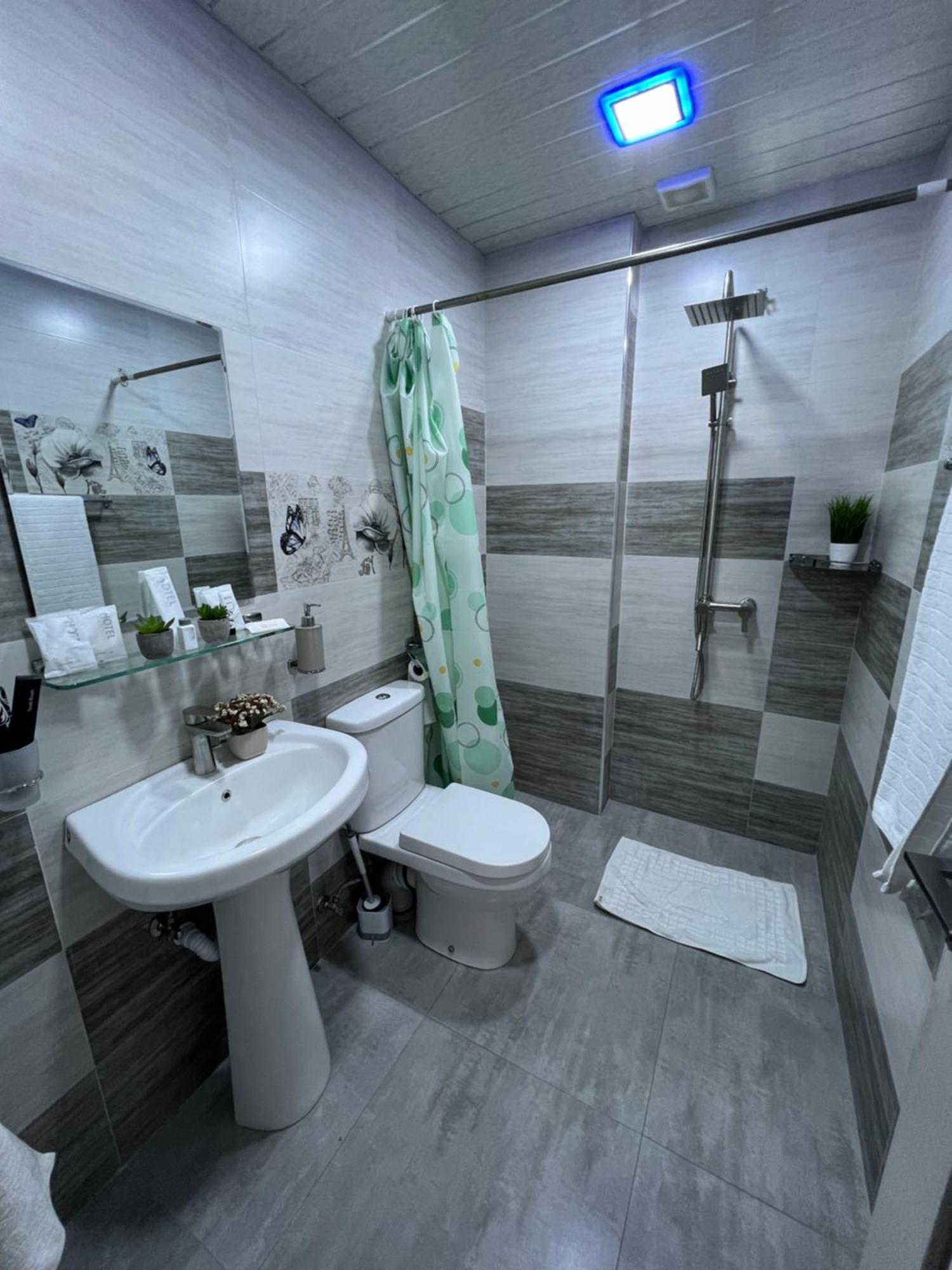 Cosy Apartment With Good Location Self Check In エレバン エクステリア 写真